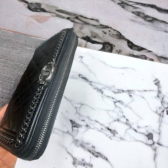 Chanel calf leather distressed chain around long zip wallet - Picture 4 of 11